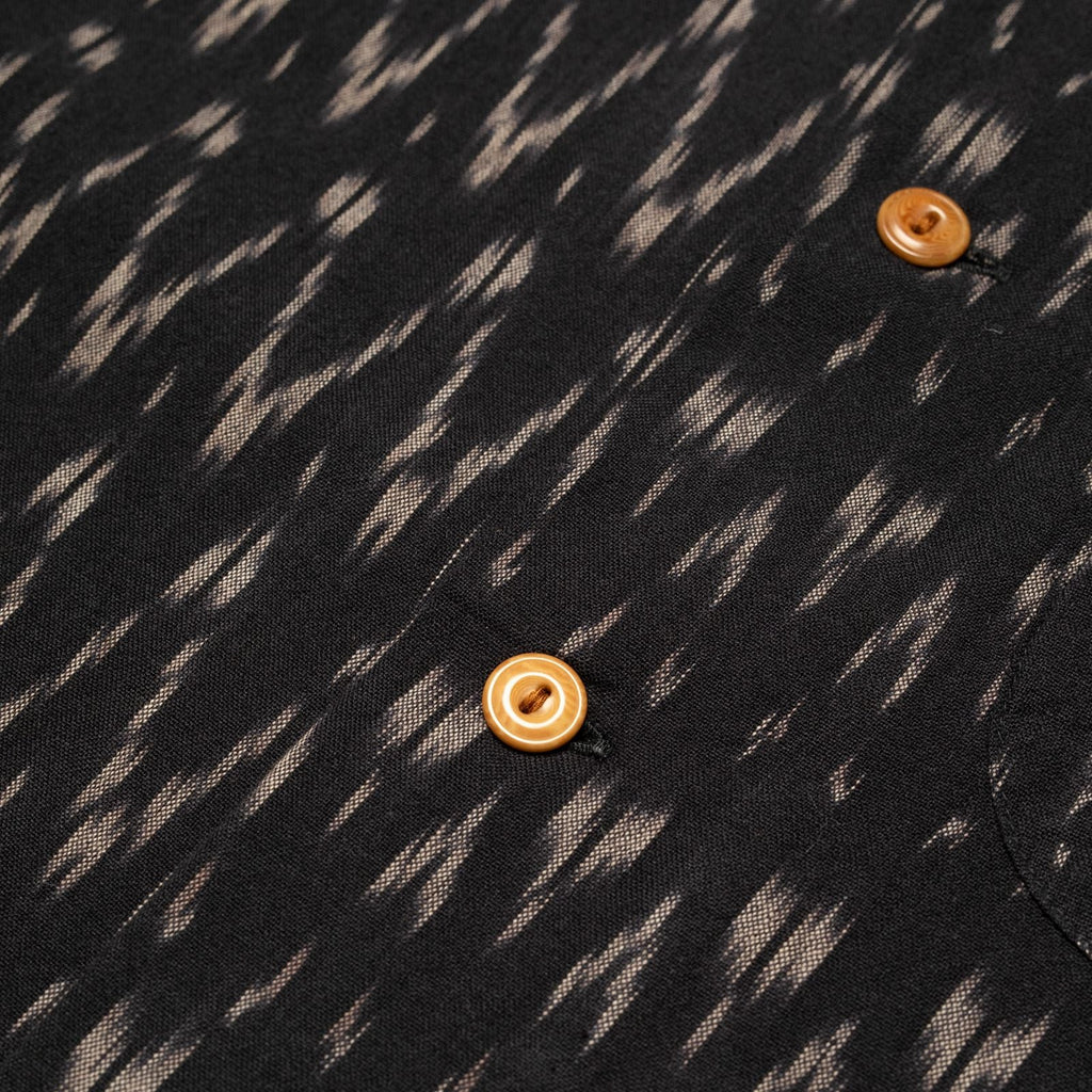 Nudie Jeans Arvid Ikat Hawaii Shirt: BLACK